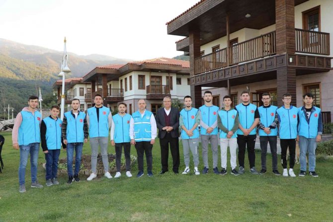 Manisalılar Yunus Emre Kültür Parkı’nı Çok Sevdi