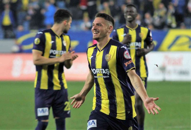 Ziraat Türkiye Kupası: Mke Ankaragücü: 6 - Amed Sportif: 2
