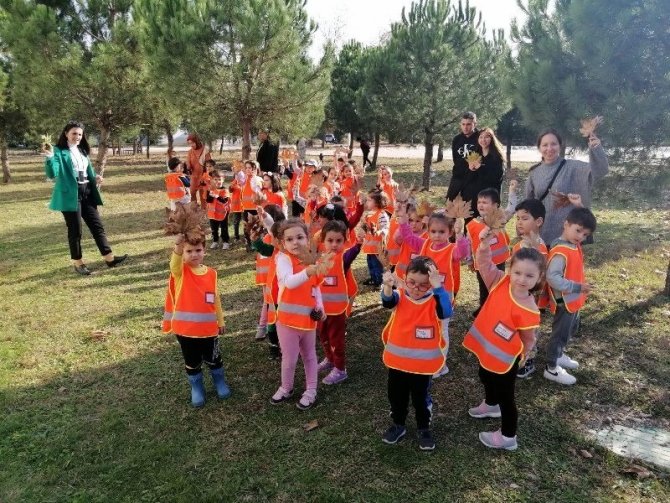 Minik Eller Fidanları Toprakla Buluşturdu