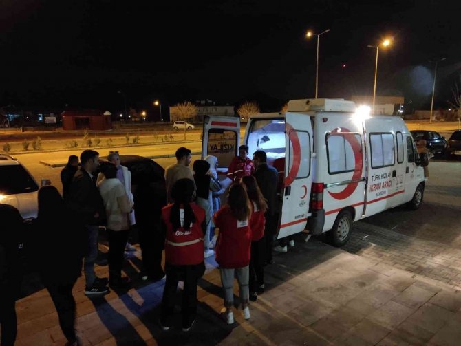 Nevü’lü Öğrencilere Meyve, Çay Ve Çorba İkramı