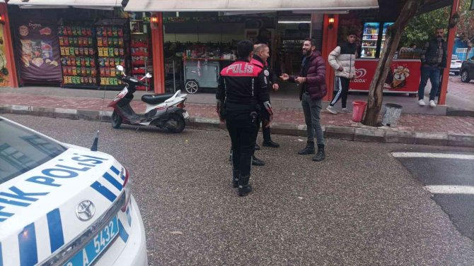 Polislere Mukavemette Bulunan 3 Kişi Gözaltına Alındı