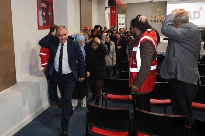 Konya’da "Deprem Anı Uygulaması Ve Tahliye Tatbikatı"