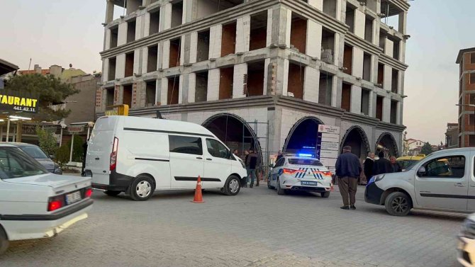 Polisten Kaçan Şahıs Vurularak Etkisiz Hale Getirildi
