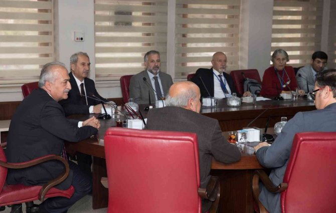 Edebiyat Fakültesi Fedek Değerlendirme Toplantısı Yapıldı