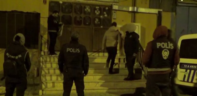 Batman’da Terör Örgütü Deaş Operasyonu: 4 Şüpheli Yakalandı