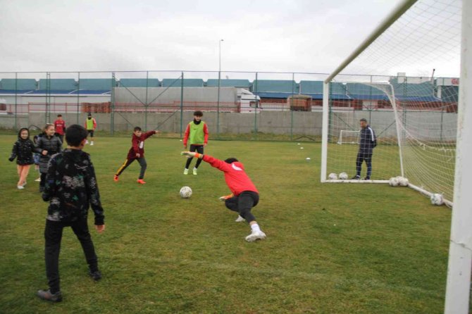 Diyabetli Çocuklar Ve Futbolcular Diyabete Böyle Dikkat Çekti