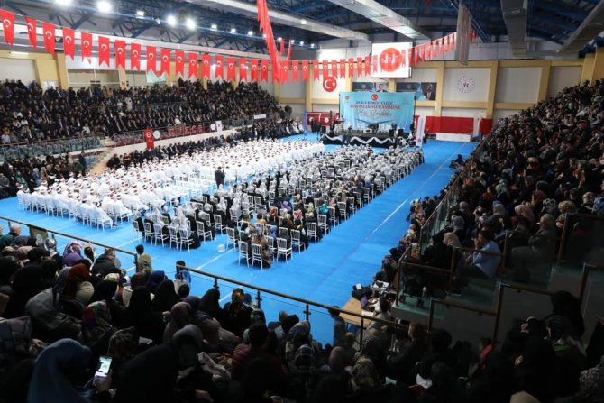 Düzce’de 497 Hafız Dualarla İcazet Belgelerini Aldı