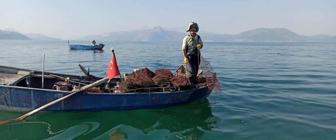 Eğirdir Gölü’nde Kerevit Avı Yasağı Başladı