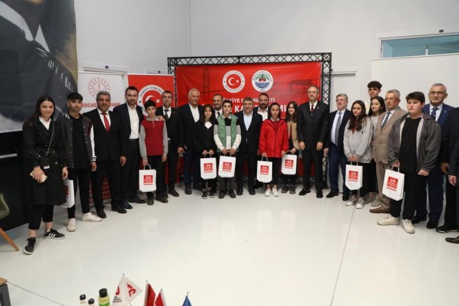 52 Bin Kişiye 52 Bin Kitap