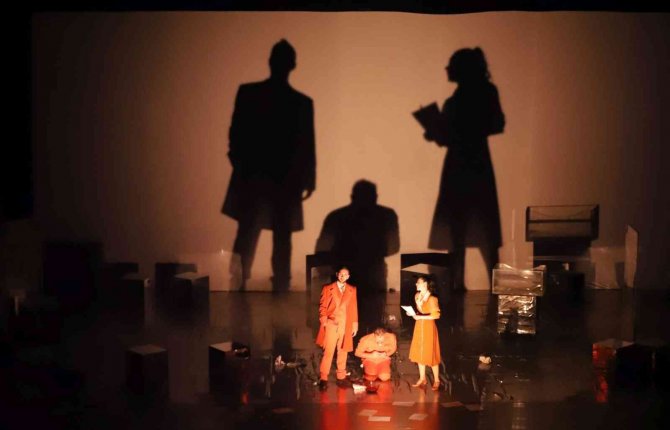 Nevü’de ‘Hiç Kimse’ Adlı Tiyatro Oyunu Sahnelendi