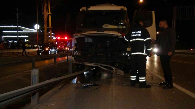Lpg Yüklü Tanker Kaza Yaptı, Patlamaması Faciayı Önledi