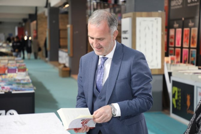 Bursa’da Kitap Günleri Tüm Coşkusuyla Sürüyor