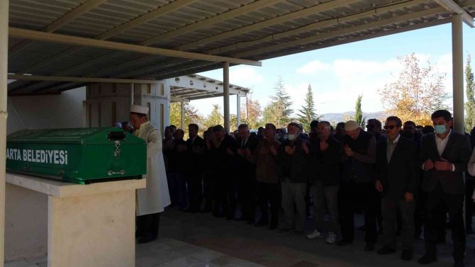 Trafik Kazasında Hayatını Kaybeden Üniversiteli Genç Kız Toprağa Verildi