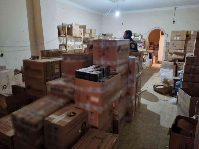 İ̇stanbul’da 27 Bin 792 Şişe Sahte Parfüm Ele Geçirildi