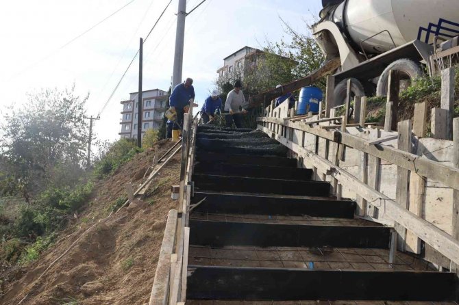 Çayırköy’e 14 Metre Uzunluğunda Yeni Merdiven