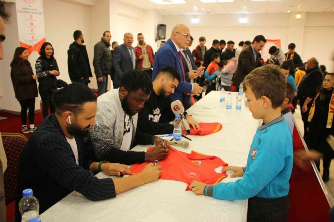 Kayserisporlu Oyuncular, Tomarza’da Öğrencilerle Buluştu