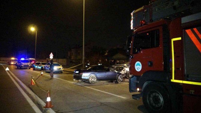 Kayseri’de İki Otomobil Kafa Kafaya Çarpıştı: 2 Ölü, 6 Yaralı