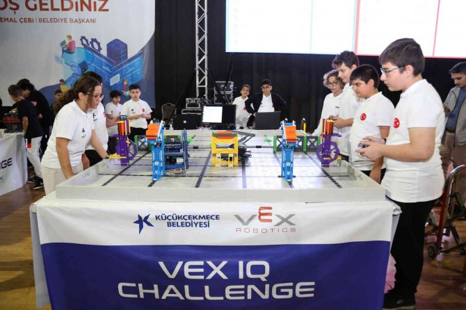 Küçükçekmece, Dünya’nın En Büyük Robotics Turnuvasına Ev Sahipliği Yaptı