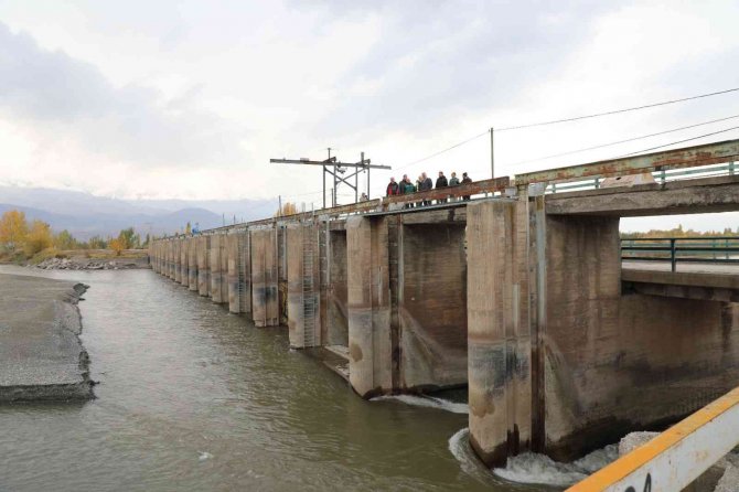 Mertekli Regülatöründe Kapak Yenileme Ve Onarım Çalışması Yapılıyor