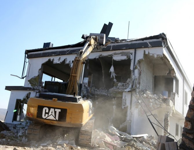 Bursa’da Kaçak Villalar Yıkıldı