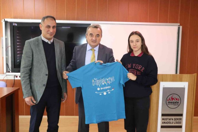 Kaymakam Öztürk, Öğretmenler Ve Öğrenciler İle Bir Arada