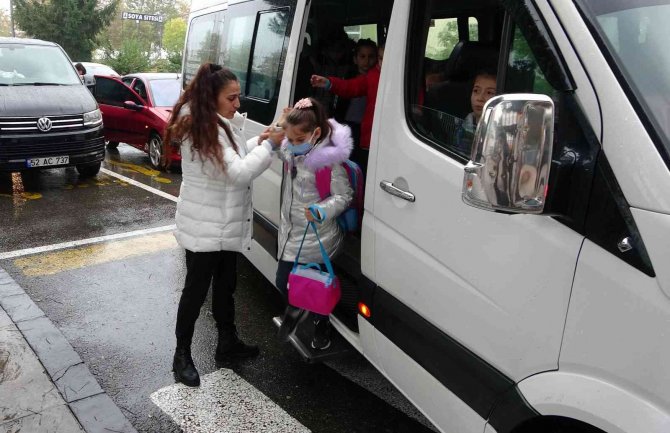 Anne Şefkatiyle 16 Yıldır Direksiyon Sallıyor