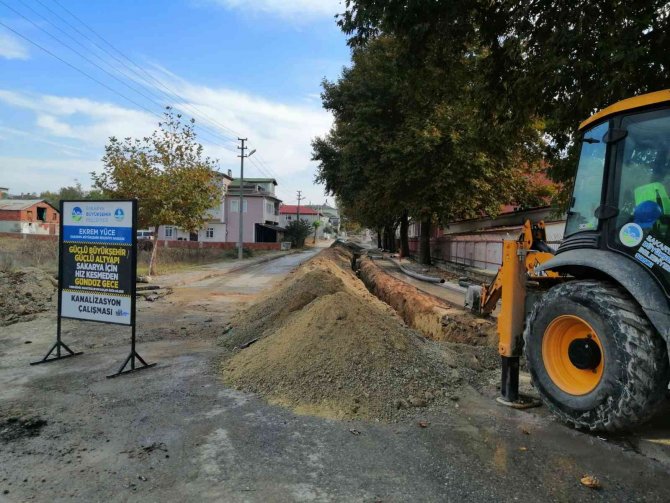 Büyükşehir’den Pamukova’nın O Caddesine Kesintisiz İçmesuyu