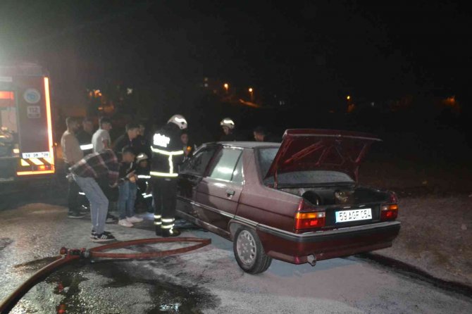 Seyir Halindeki Lpg’li Otomobilde Korkutan Yangın
