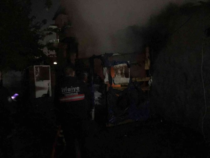 Tekirdağ’da Korkutan Gecekondu Yangını