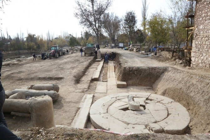 Aizanoi Antik Kenti’nde 10 Ayda 2 Bin 157 Esere Ulaşıldı