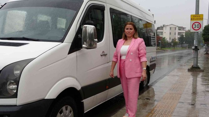 Anne Şefkatiyle 16 Yıldır Direksiyon Sallıyor