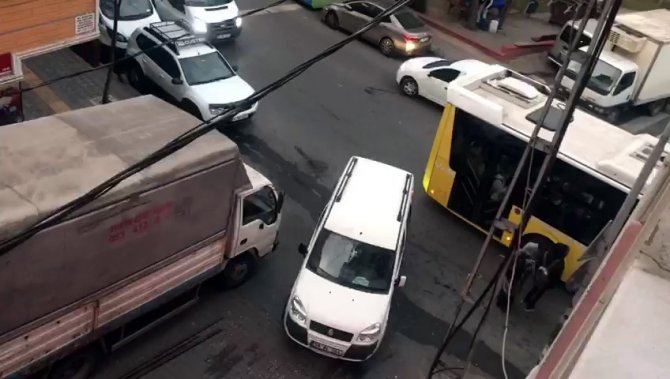 Yenibosna’da Salı Günleri Pazar Çilesi