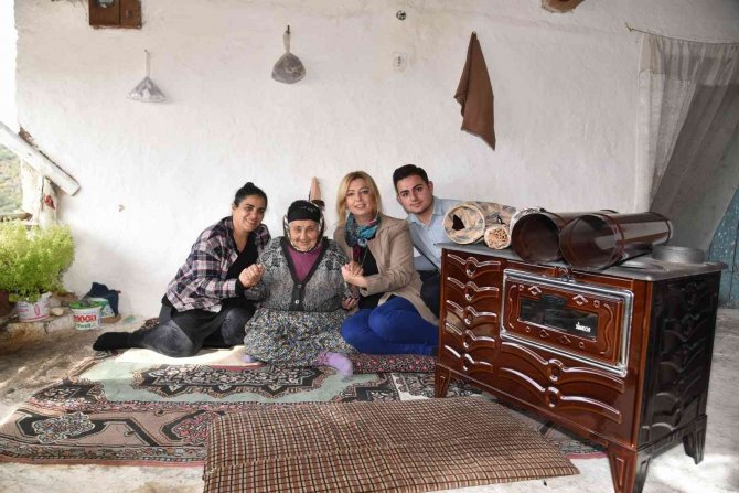 Yaşlı Kadının Sobası Yunusemre Belediyesinden