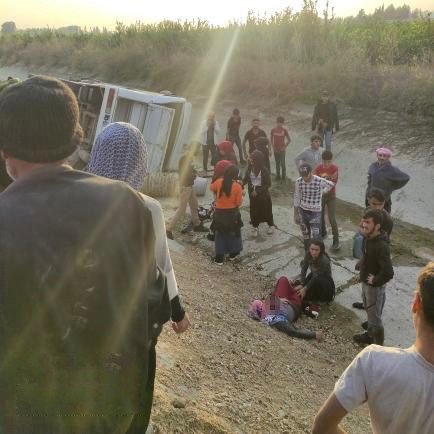 Tarım İşçilerini Taşıyan Midibüs Devrildi: 12 Yaralı