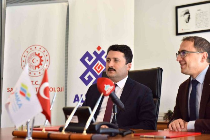 Altıeylül Belediyesinden Jeotermal Kaynaklı Tarım Desteği