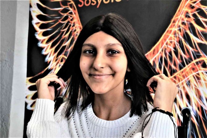 Kemoterapi Tedavisi Sonrası Saçları Dökülen Şerife’nin Yüzü Güldü