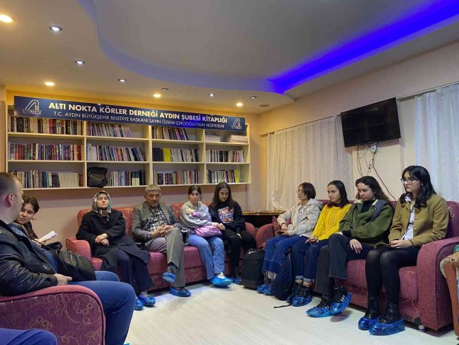 Öğrenciler, Görme Engelli Bireyler İçin Kitapların Sesi Oldu