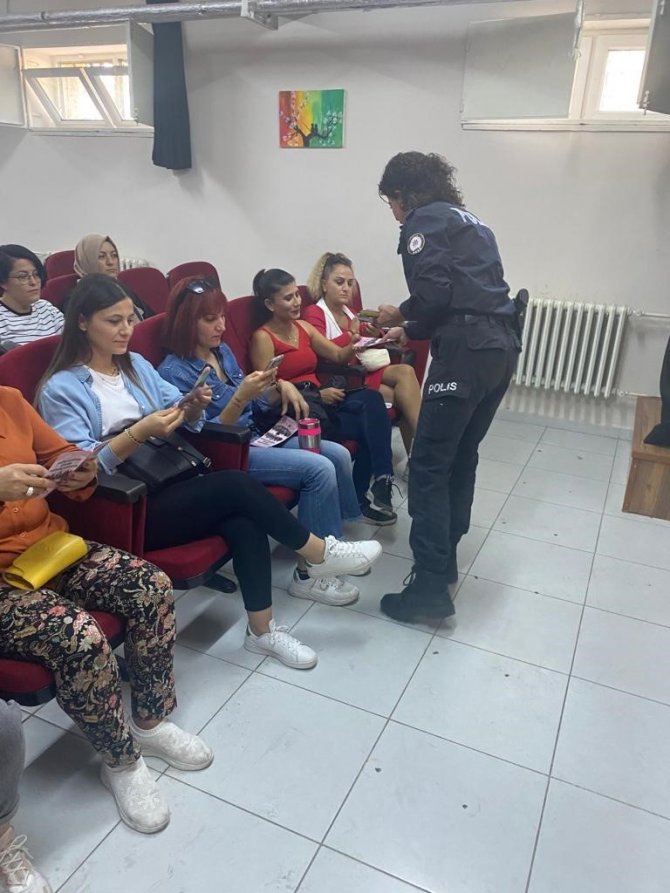 Didimli Öğretmen Ve Veliler Kadına Şiddete Karşı Bilgilendirildi