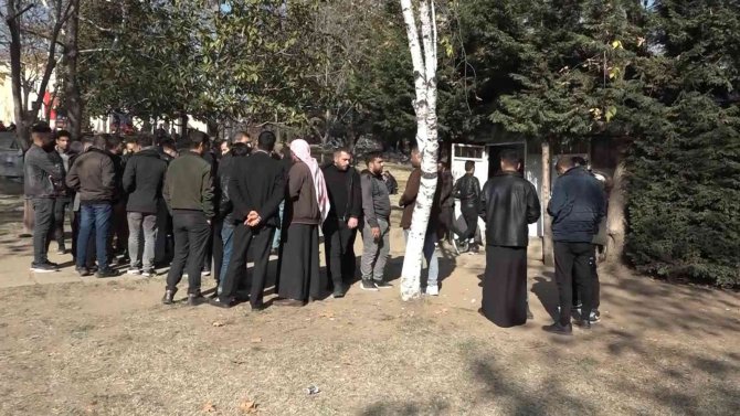 Taziye Çadırında Büyük Acı...aynı Gün Doğan Kardeşler Aynı Gün Toprağa Verildi