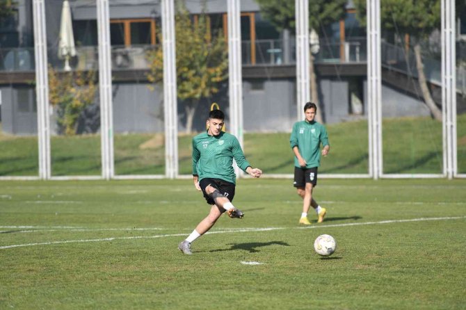 Bursaspor Taktik Çalışma Gerçekleştirdi