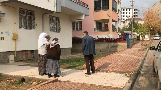 Elazığ’da 4’üncü Kattan Düşen Çocuk Yaralandı
