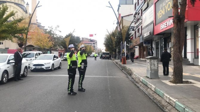 Bingöl’de Hayat 2 Dakikalığına Durdu