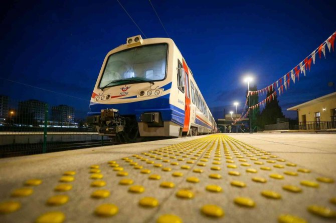 Gaziray İle Entegre Çalışan Raybüs, Yolculardan Büyük Rağbet Görüyor