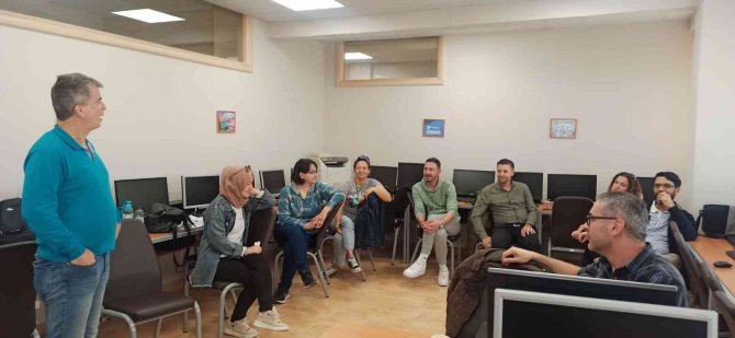 Gedizli 2 Öğretmen Eğitim İçin Yunanistan’a Gitti