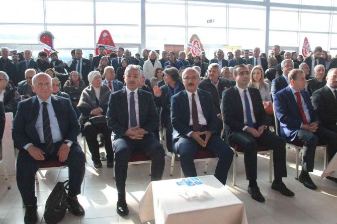 Karaman’da 3 Ton Bisküviden Yapılan Dünyanın En Büyük Buğday Başağı Mozaiği Törenle Açıldı