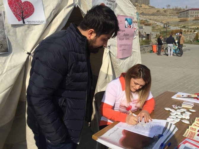 Sağlık Çalışanı Doğum Gününde Organlarını Bağışladı