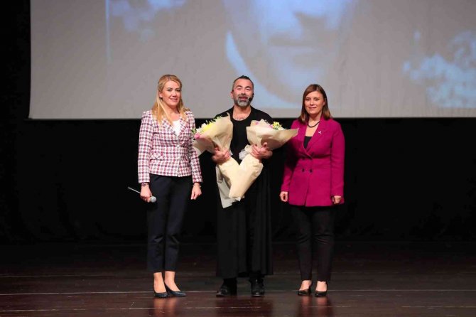 Merkezefendi’de ‘Beni Hatırlayınız’ Gösterisi Büyük Beğeni Topladı