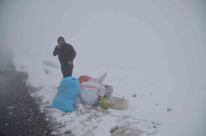 2 Bin 500 Rakımlı Kurtik Dağında Mevsimin İlk Karla Mücadelesi Başladı