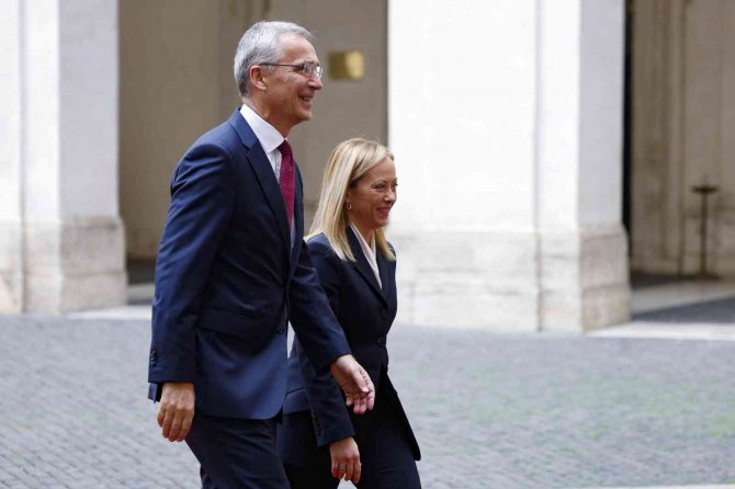 Stoltenberg: “Rusya Ağır Baskı Altında”