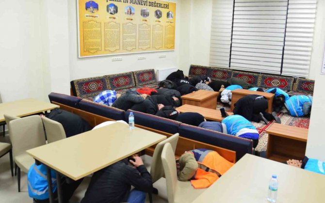 Öğrenci Yurdunda Deprem Tatbikatı